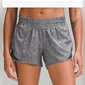 Lululemon Heathered Black Hotty Hot Low Rise Lined Short 4” Women Size 2